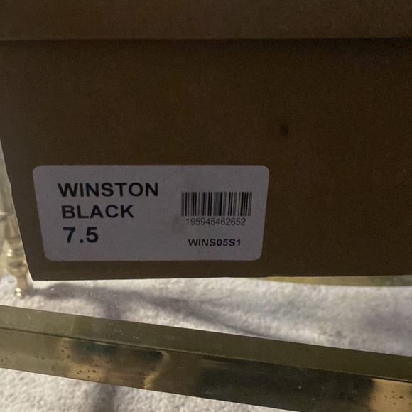 I’m selling some Steven Madden Women sneakers. - Picture 2 of 4